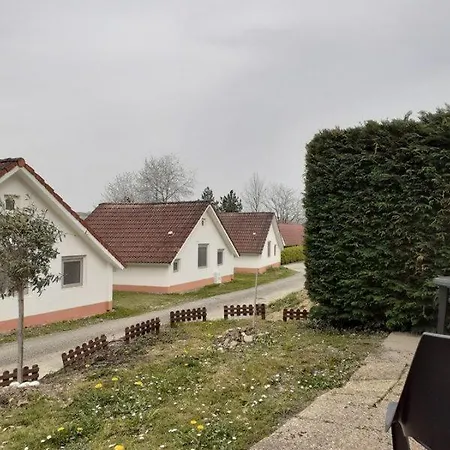 Agreable Villa Dans Beau Domaine *