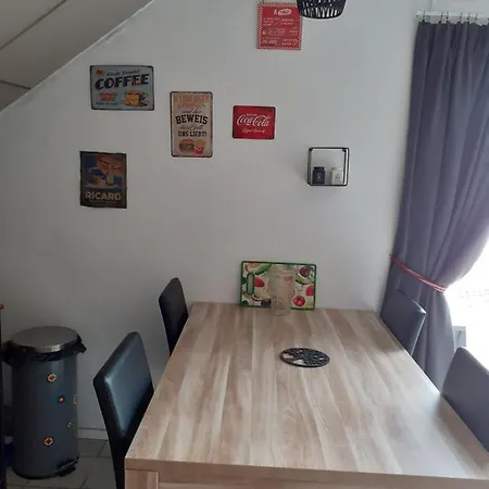 Dom wakacyjny Agreable Villa Dans Beau Domaine